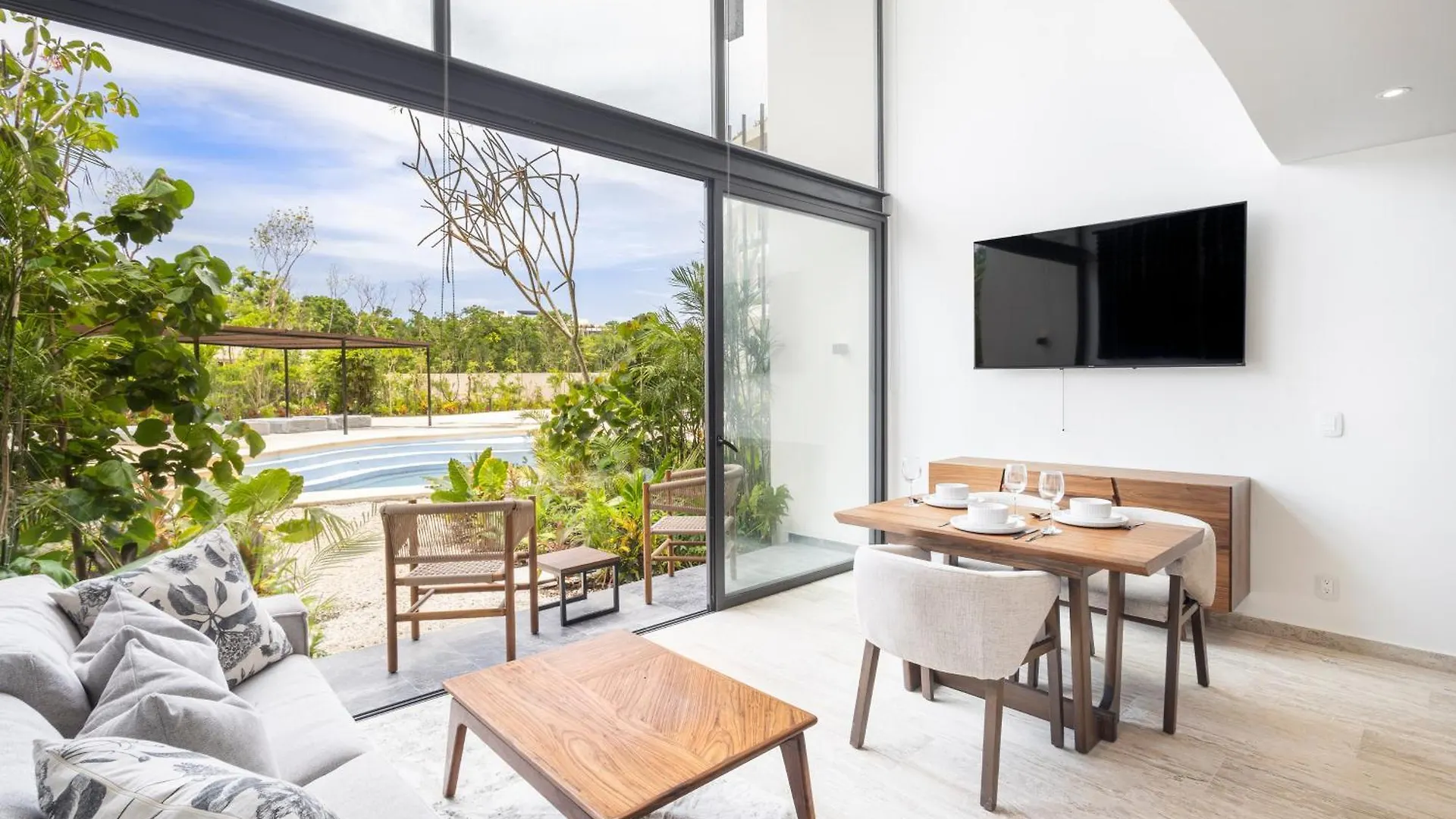 툴룸 Mistiq Gardens 2 아파트